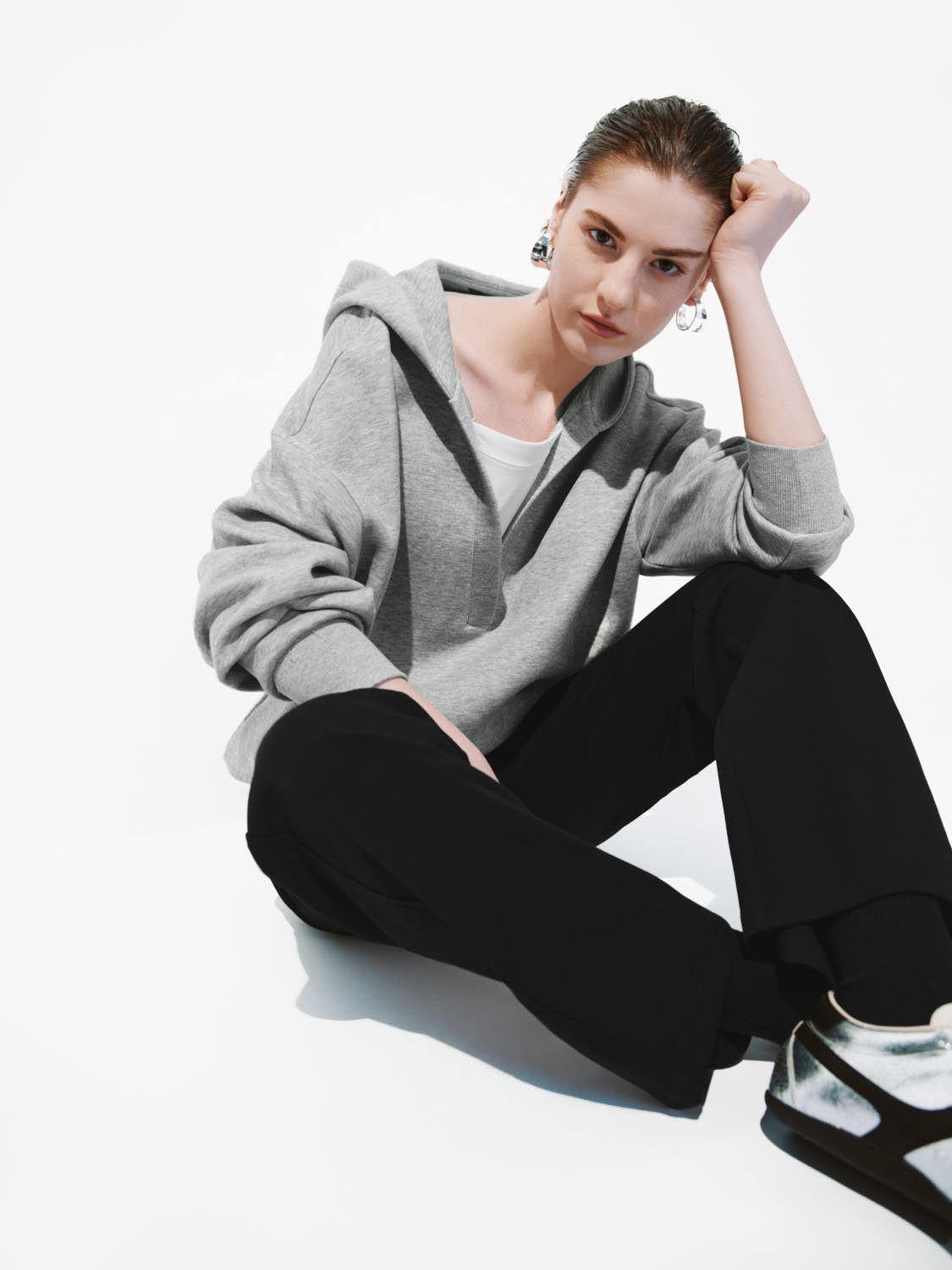 Hooded V-Neck Sweatshirts - Image 3