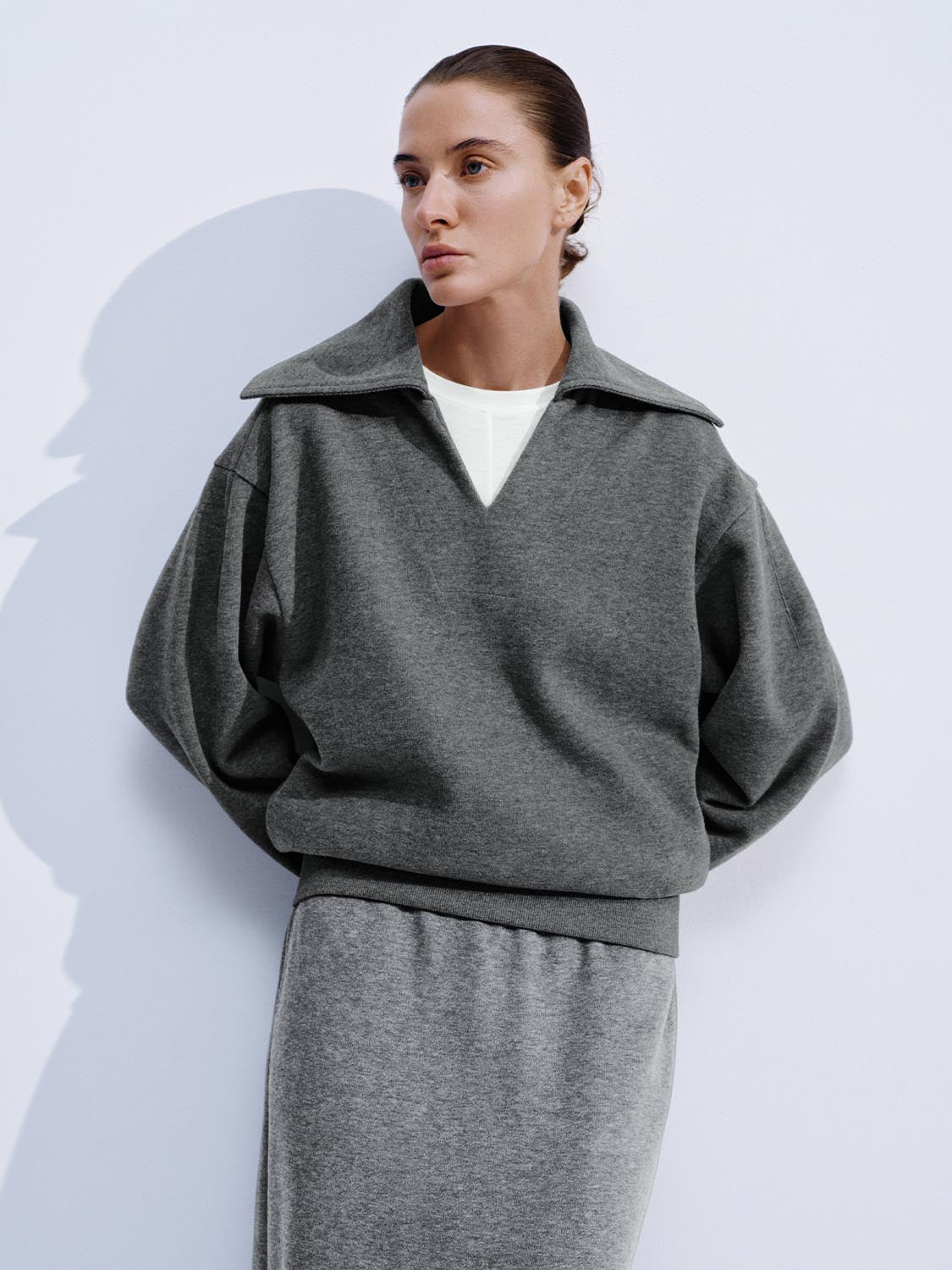 V-Neck Large Collar Sweatshirts